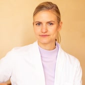 Dr. Vivien Karl