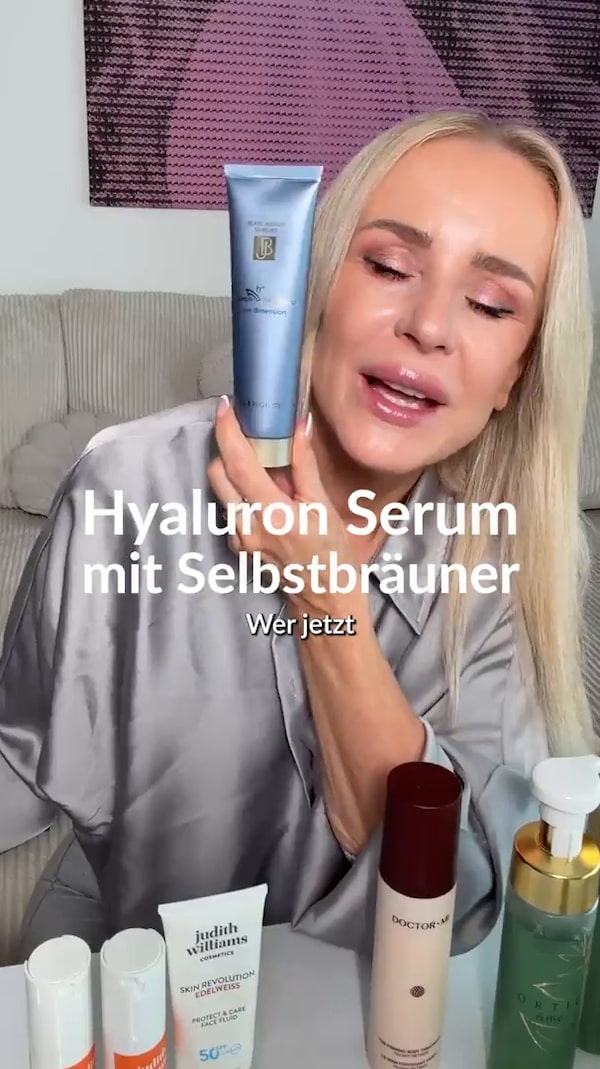 Ich&nbsp;benutze&nbsp;diesen&nbsp;Selbstbräuner&nbsp;jeden&nbsp;Tag,&nbsp;morgens&nbsp;und&nbsp;abends.&nbsp;Meinen&nbsp;Leben&nbsp;lang&nbsp;habe&nbsp;ich&nbsp;mich&nbsp;mit&nbsp;Selbstbräuner&nbsp;auseinandergesetzt&nbsp;weil&nbsp;ich&nbsp;mich&nbsp;nicht&nbsp;gerne&nbsp;in&nbsp;die&nbsp;Sonne&nbsp;lege,&nbsp;aber&nbsp;trotzdem&nbsp;eine&nbsp;schöne&nbsp;gebräunte&nbsp;Haut&nbsp;haben&nbsp;möchte.&nbsp;Die&nbsp;Tan&nbsp;&&nbsp;Protect&nbsp;von&nbsp;Beate&nbsp;Johnen&nbsp;ist&nbsp;so&nbsp;perfekt,&nbsp;denn&nbsp;sie&nbsp;bräunt&nbsp;nicht&nbsp;nur,&nbsp;sondern&nbsp;schütz&nbsp;auch&nbsp;noch&nbsp;mit&nbsp;Hyaluron,&nbsp;Retinol,&nbsp;Retinal,&nbsp;und&nbsp;und&nbsp;und.&nbsp;Jetzt&nbsp;gleich&nbsp;bestellen&nbsp;und&nbsp;ausprobieren!