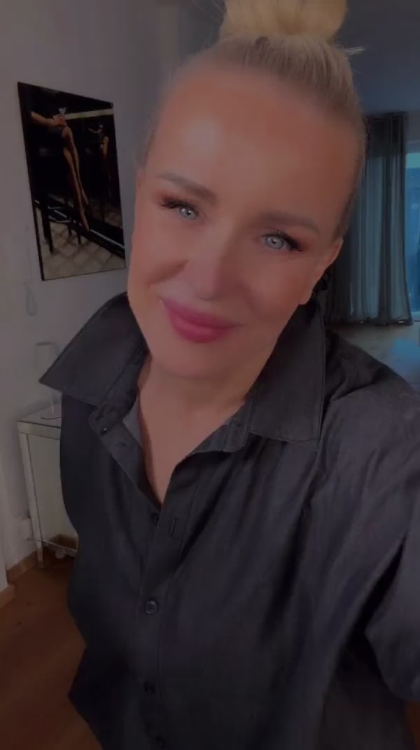 noch&nbsp;bis&nbsp;16&nbsp;Uhr&nbsp;gelten&nbsp;meine&nbsp;-20%&nbsp;auf&nbsp;die&nbsp;C’est&nbsp;Paris&nbsp;-&nbsp;Mode&nbsp;[nur&nbsp;ONLINE!!!,&nbsp;nicht&nbsp;im&nbsp;TV]&nbsp;und&nbsp;das&nbsp;BodyMousse&nbsp;“3D”&nbsp;von&nbsp;Beate&nbsp;Johnen<br/>Code:&nbsp;DIANA20<br/><br/>Also&nbsp;nochmal&nbsp;-&nbsp;20&nbsp;Prozent&nbsp;😍😍😍!!!&nbsp;Gönn&nbsp;es&nbsp;dir.&nbsp;Natürlich&nbsp;risikofrei&nbsp;4&nbsp;Wochen&nbsp;lang,&nbsp;weißt&nbsp;du&nbsp;ja&nbsp;;)<br/><br/>Danke&nbsp;fürs&nbsp;Dabeisein&nbsp;🙏🤩😘<br/>..&nbsp;und&nbsp;bis&nbsp;kommenden&nbsp;SAMSTAG&nbsp;diesmal,&nbsp;weil&nbsp;wir&nbsp;dann&nbsp;gemeinsam&nbsp;den&nbsp;VALENTINSTAG&nbsp;feiern&nbsp;💞&nbsp;14.2.,&nbsp;11&nbsp;Uhr