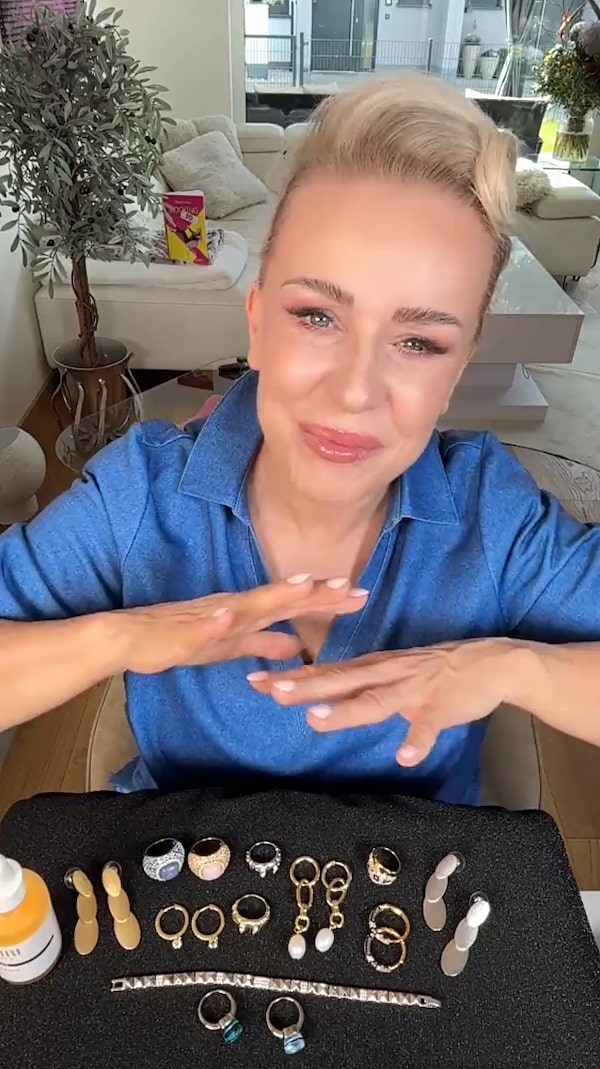 Ich&nbsp;liebe&nbsp;es,&nbsp;wie&nbsp;ein&nbsp;kleines&nbsp;Schmuckstück&nbsp;den&nbsp;ganzen&nbsp;Look&nbsp;verändern&nbsp;kann.&nbsp;Mal&nbsp;dezent&nbsp;und&nbsp;alltagstauglich,&nbsp;mal&nbsp;auffällig&nbsp;und&nbsp;richtig&nbsp;funkelnd&nbsp;–&nbsp;je&nbsp;nach&nbsp;Laune.&nbsp;<br/>💍✨