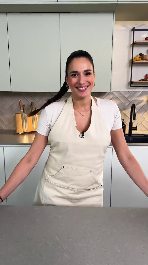 Willkommen,&nbsp;liebe&nbsp;Sally!&nbsp;❤️&nbsp;Wir&nbsp;freuen&nbsp;uns&nbsp;riesig,&nbsp;die&nbsp;sympathische&nbsp;YouTuberin&nbsp;in&nbsp;der&nbsp;HSE-Familie&nbsp;zu&nbsp;begrüßen.&nbsp;Und&nbsp;morgen&nbsp;ist&nbsp;sie&nbsp;zum&nbsp;ersten&nbsp;Mal&nbsp;in&nbsp;einem&nbsp;Livestream&nbsp;hinter&nbsp;den&nbsp;Kulissen&nbsp;–&nbsp;vor&nbsp;ihrem&nbsp;ersten&nbsp;TV-Auftritt&nbsp;dabei!&nbsp;🤩🧁