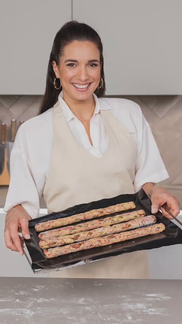 Folgen&nbsp;&&nbsp;live&nbsp;dabei&nbsp;sein!<br/>(einfach&nbsp;auf&nbsp;den&nbsp;Button&nbsp;✚&nbsp;neben&nbsp;meinem&nbsp;Profilbild&nbsp;klicken)&nbsp;🎉<br/><br/>Ich&nbsp;lade&nbsp;euch&nbsp;herzlich&nbsp;zur&nbsp;Livestream&nbsp;Premiere&nbsp;am&nbsp;18.11.&nbsp;um&nbsp;16:00&nbsp;Uhr&nbsp;ein!<br/>Wir&nbsp;backen&nbsp;live&nbsp;und&nbsp;gemeinsam&nbsp;im&nbsp;Sallycon&nbsp;Valley&nbsp;-&nbsp;also&nbsp;in&nbsp;Sally's&nbsp;Welt&nbsp;🍞💖<br/>Seid&nbsp;dabei&nbsp;und&nbsp;stellt&nbsp;mir&nbsp;alle&nbsp;eure&nbsp;Fragen&nbsp;rund&nbsp;ums&nbsp;Thema&nbsp;Backen&nbsp;im&nbsp;Live&nbsp;Chat...&nbsp;psssst&nbsp;es&nbsp;wird&nbsp;auch&nbsp;exklusive&nbsp;Livestream&nbsp;Angebote&nbsp;geben!<br/><br/>Ich&nbsp;freu&nbsp;mich&nbsp;auf&nbsp;euch!