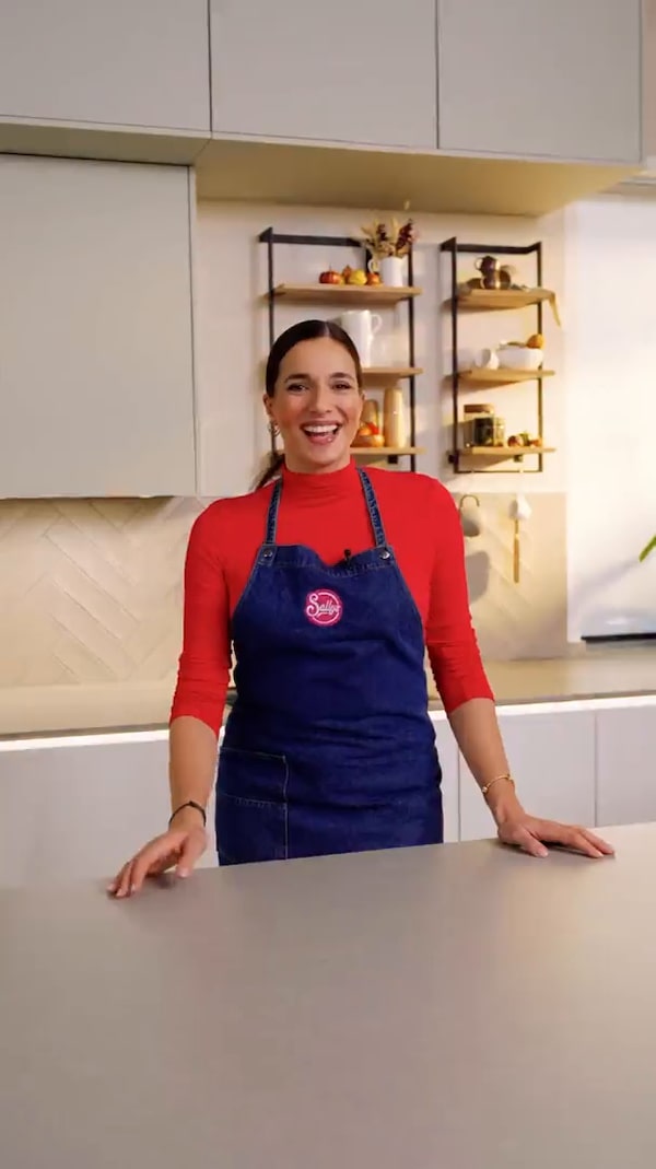 Hallo&nbsp;HSE!!&nbsp;❤️Ich&nbsp;freue&nbsp;mich&nbsp;riesig&nbsp;Teil&nbsp;der&nbsp;HSE&nbsp;Familie&nbsp;zu&nbsp;werden&nbsp;und&nbsp;euch&nbsp;ab&nbsp;heute&nbsp;mit&nbsp;kreativen&nbsp;Rezepten&nbsp;und&nbsp;erstklassigem&nbsp;Profi-Zubehör&nbsp;zu&nbsp;begrüßen!&nbsp;🤩🧁