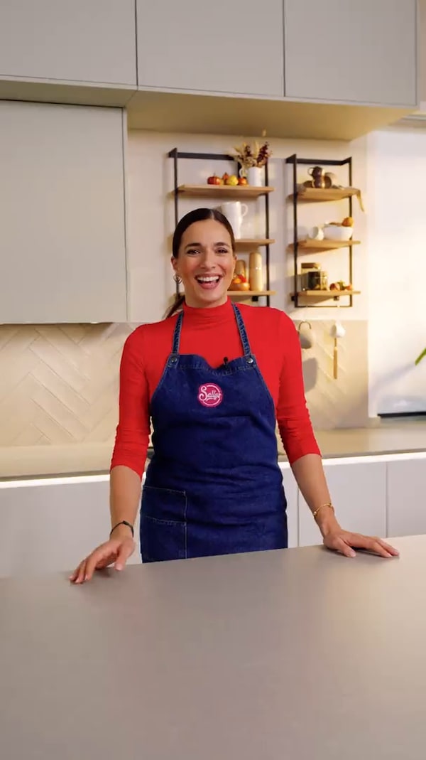 Endlich&nbsp;ist&nbsp;es&nbsp;so&nbsp;weit!&nbsp;🎉&nbsp;Sally&nbsp;feiert&nbsp;heute&nbsp;ihren&nbsp;ersten&nbsp;TV-Auftritt&nbsp;bei&nbsp;HSE&nbsp;–&nbsp;live&nbsp;um&nbsp;11:00&nbsp;Uhr&nbsp;mit&nbsp;Marlen&nbsp;Sagerer!&nbsp;🧁❤️