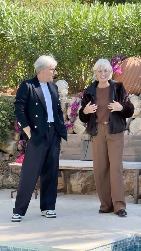 Jetzt&nbsp;live&nbsp;aus&nbsp;Mallorca&nbsp;von&nbsp;meiner&nbsp;Finca!&nbsp;☀️<br/>Mit&nbsp;dabei:&nbsp;das&nbsp;Angebot&nbsp;des&nbsp;Tages&nbsp;–&nbsp;die&nbsp;Webpelzjacke&nbsp;zum&nbsp;Wenden.&nbsp;Zwei&nbsp;Looks,&nbsp;ein&nbsp;Highlight&nbsp;–&nbsp;und&nbsp;schon&nbsp;jetzt&nbsp;heiß&nbsp;begehrt.&nbsp;Schnell&nbsp;shoppen!