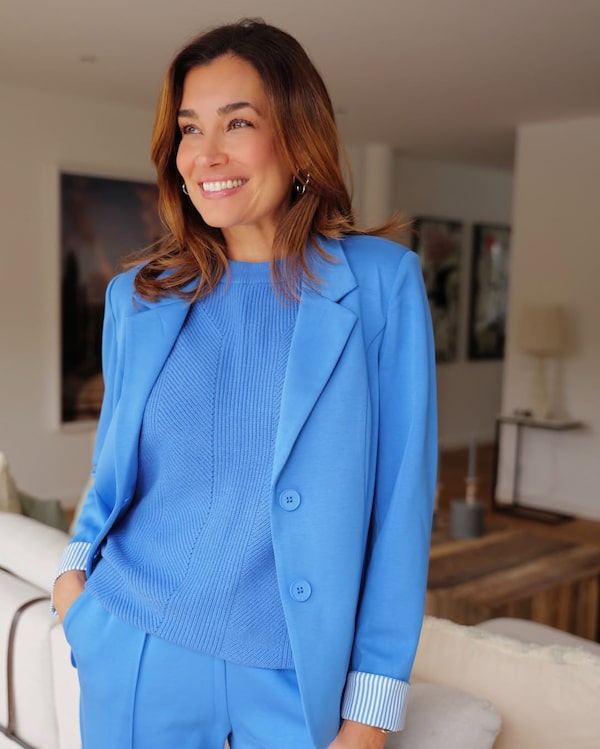 Background for Unsere&nbsp;Frühlings&nbsp;To-Do’s:<br/>🌸&nbsp;Gute&nbsp;Laune<br/>🌸&nbsp;Meine&nbsp;Looks&nbsp;tragen<br/>🌸&nbsp;Noch&nbsp;mehr&nbsp;gute&nbsp;Laune<br/><br/>Mach&nbsp;dich&nbsp;jetzt&nbsp;spring&nbsp;ready&nbsp;mit&nbsp;dem&nbsp;matchy&nbsp;Set&nbsp;aus&nbsp;Hose&nbsp;und&nbsp;Blazer&nbsp;aus&nbsp;der&nbsp;Frühlingskollektion&nbsp;&nbsp;😍🐝💙