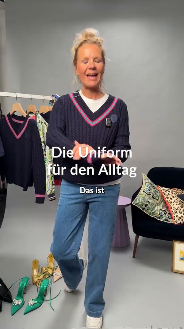 Klassisch&nbsp;trifft&nbsp;modern&nbsp;✨<br/>Unser&nbsp;College&nbsp;Pullover&nbsp;mit&nbsp;V-Ausschnitt&nbsp;überzeugt&nbsp;mit&nbsp;stilvollem&nbsp;Zopfmuster&nbsp;&&nbsp;feinen&nbsp;Details&nbsp;💙<br/>Perfekt&nbsp;für&nbsp;entspannte&nbsp;Looks&nbsp;mit&nbsp;Anspruch&nbsp;👌<br/>Nicht&nbsp;vergessen&nbsp;zu&nbsp;folgen,&nbsp;um&nbsp;zukünftig&nbsp;keine&nbsp;Styling-Tipps&nbsp;zu&nbsp;verpassen!