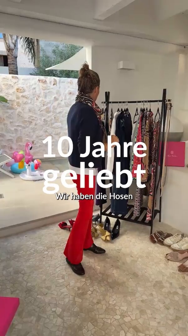 Jetzt&nbsp;noch&nbsp;die&nbsp;tollen&nbsp;Produkte&nbsp;von&nbsp;unserem&nbsp;Mallorca&nbsp;Special&nbsp;shoppen!<br/><br/>Diese&nbsp;Cordhose&nbsp;hat&nbsp;so&nbsp;eine&nbsp;schöne&nbsp;Qualität.&nbsp;Eine&nbsp;fast&nbsp;identische&nbsp;Hose&nbsp;habe&nbsp;ich&nbsp;schon&nbsp;zehn&nbsp;Jahre&nbsp;getragen&nbsp;und&nbsp;geliebt.&nbsp;Sie&nbsp;wird&nbsp;dich&nbsp;auch&nbsp;in&nbsp;deinem&nbsp;Alltag&nbsp;für&nbsp;Jahre&nbsp;begleiten.