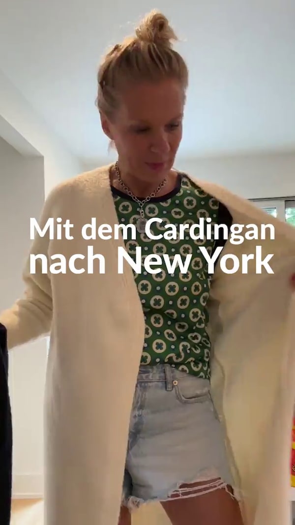 Meinen&nbsp;Kuschelstrick-Mantel&nbsp;musste&nbsp;ich&nbsp;einfach&nbsp;in&nbsp;den&nbsp;Familien-Urlaub&nbsp;nach&nbsp;New&nbsp;York&nbsp;mitnehmen.&nbsp;Klick&nbsp;in&nbsp;mein&nbsp;Video,&nbsp;ich&nbsp;zeig&nbsp;dir&nbsp;wie&nbsp;angenehm&nbsp;er&nbsp;ist.