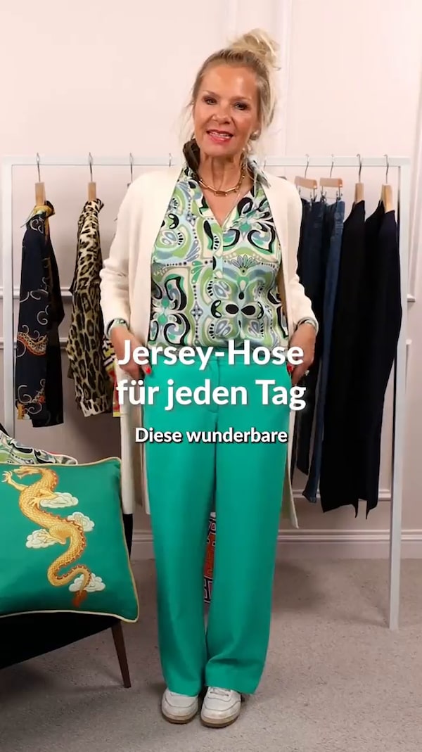 ✨&nbsp;Folgen&nbsp;&&nbsp;immer&nbsp;live&nbsp;dabei&nbsp;sein!<br/>(einfach&nbsp;auf&nbsp;den&nbsp;Button&nbsp;➕&nbsp;neben&nbsp;meinem&nbsp;Profilbild&nbsp;klicken)&nbsp;🎉<br/><br/>Leichte&nbsp;Jersey‑Hose&nbsp;mit&nbsp;weitem&nbsp;Bein,&nbsp;die&nbsp;jede&nbsp;Bewegung&nbsp;mühelos&nbsp;mitmacht.&nbsp;Praktische&nbsp;Vordertaschen&nbsp;bieten&nbsp;Platz&nbsp;für&nbsp;Kleinigkeiten.&nbsp;👖👜<br/>Dein&nbsp;neuer&nbsp;Lieblingsbegleiter&nbsp;für&nbsp;stilvolle,&nbsp;entspannte&nbsp;Tage.&nbsp;✨