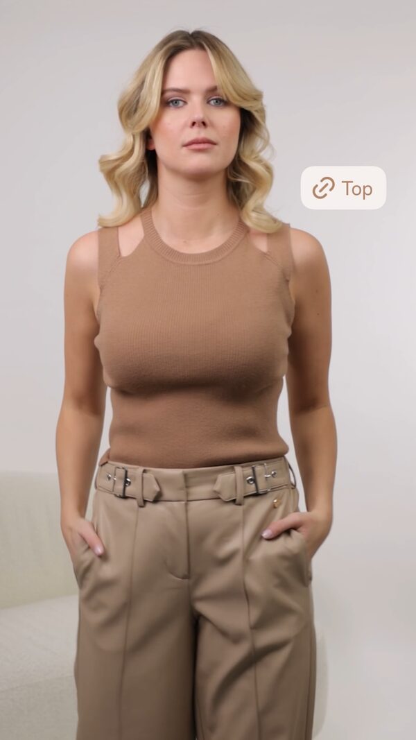 Background for Elegantes&nbsp;Strick-Top&nbsp;mit&nbsp;Cut-Outs&nbsp;<br/>✨&nbsp;ärmellos&nbsp;mit&nbsp;rundem&nbsp;Ausschnitt<br/>✨&nbsp;reguläre&nbsp;Länge&nbsp;/&nbsp;gerader&nbsp;Saum<br/>✨&nbsp;feine&nbsp;Strickqualität&nbsp;mit&nbsp;Viskose