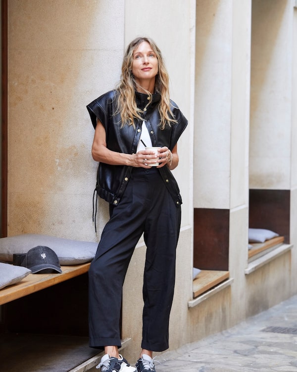 Lederweste & Statement-Shirt: So entstehen Hingucker-Looks!