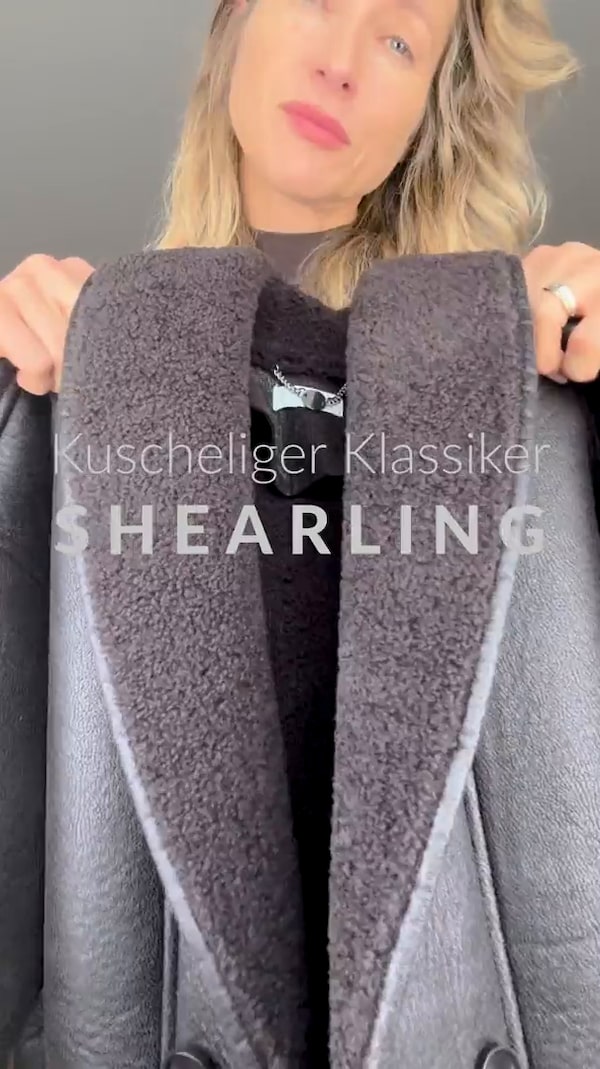 ✨&nbsp;Umhülle&nbsp;dich&nbsp;mit&nbsp;Luxus&nbsp;in&nbsp;der&nbsp;Shearling-Jacke!&nbsp;✨&nbsp;Der&nbsp;breite&nbsp;Schalkragen&nbsp;und&nbsp;der&nbsp;doppelreihige&nbsp;Knopfverschluss&nbsp;betonen&nbsp;deine&nbsp;feminine&nbsp;Silhouette.&nbsp;🌟&nbsp;Mit&nbsp;seitlichen&nbsp;Taschen&nbsp;und&nbsp;einem&nbsp;Bindegürtel&nbsp;–&nbsp;perfekt&nbsp;für&nbsp;kühle&nbsp;Tage!&nbsp;Hol&nbsp;dir&nbsp;den&nbsp;Hauch&nbsp;von&nbsp;Eleganz&nbsp;für&nbsp;deinen&nbsp;Alltag!&nbsp;💖<br/><br/>Lass&nbsp;gerne&nbsp;ein&nbsp;Like&nbsp;da&nbsp;💗&nbsp;und&nbsp;klick&nbsp;auf&nbsp;den&nbsp;➕&nbsp;Button&nbsp;neben&nbsp;deinem&nbsp;Profilbild,&nbsp;um&nbsp;nichts&nbsp;zu&nbsp;verpassen!