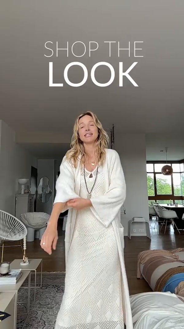 🛍️&nbsp;SHOP&nbsp;THE&nbsp;LOOK&nbsp;🛍️<br/> <br/>Ton&nbsp;in&nbsp;Ton&nbsp;ist&nbsp;alles&nbsp;andere&nbsp;als&nbsp;Langweilig!&nbsp;🤍✨<br/><br/>Ich&nbsp;liebe&nbsp;Pieces,&nbsp;die&nbsp;ich&nbsp;immer&nbsp;wieder&nbsp;neu&nbsp;kombinieren&nbsp;kann. ✨<br/>Hier:&nbsp;Der&nbsp;Longcardigan&nbsp;mit&nbsp;meinem&nbsp;Lieblings&nbsp;Strickkleid.&nbsp;Beide&nbsp;Teile&nbsp;haben&nbsp;einen&nbsp;lässig-eleganten&nbsp;Vibe&nbsp;mit&nbsp;den&nbsp;langen&nbsp;Trompetenärmeln&nbsp;-&nbsp;das&nbsp;macht&nbsp;den&nbsp;Look&nbsp;stimmig&nbsp;und&nbsp;stilvoll&nbsp;von&nbsp;Kopf&nbsp;bis&nbsp;Fuß. 💁‍♀️<br/> <br/>Alle&nbsp;Pieces&nbsp;kannst&nbsp;du&nbsp;direkt&nbsp;hier&nbsp;shoppen!🛒💗