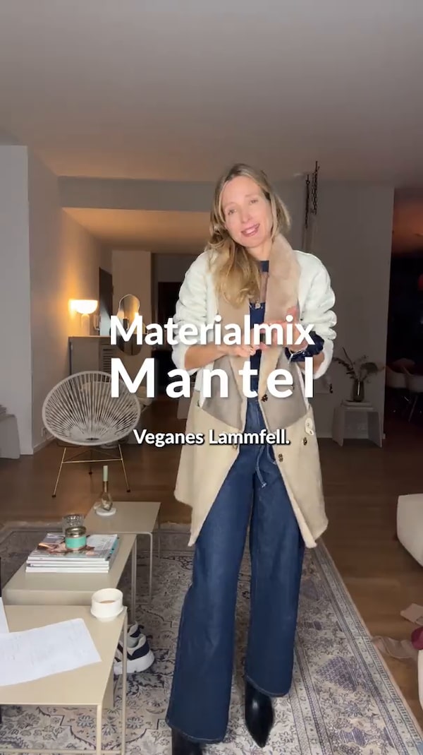 ✨&nbsp;Folgen&nbsp;&&nbsp;immer&nbsp;live&nbsp;dabei&nbsp;sein!&nbsp;<br/>(einfach&nbsp;auf&nbsp;den&nbsp;Button&nbsp;➕&nbsp;neben&nbsp;meinem&nbsp;Profilbild&nbsp;klicken)&nbsp;🎉&nbsp;<br/><br/>Stilvoller&nbsp;Materialmix-Mantel&nbsp;für&nbsp;kühle&nbsp;Tage!&nbsp;✨&nbsp;Dieser&nbsp;Mantel&nbsp;begeistert&nbsp;mit&nbsp;einem&nbsp;harmonischen&nbsp;Zusammenspiel&nbsp;aus&nbsp;Velour&nbsp;und&nbsp;Webpelz.&nbsp;🌟&nbsp;Der&nbsp;klassische&nbsp;Reverskragen&nbsp;und&nbsp;die&nbsp;praktischen&nbsp;offenen&nbsp;Taschen&nbsp;verleihen&nbsp;zeitlose&nbsp;Eleganz.&nbsp;Ideal&nbsp;für&nbsp;stilvolle&nbsp;Auftritte&nbsp;in&nbsp;der&nbsp;kalten&nbsp;Jahreszeit!&nbsp;💖