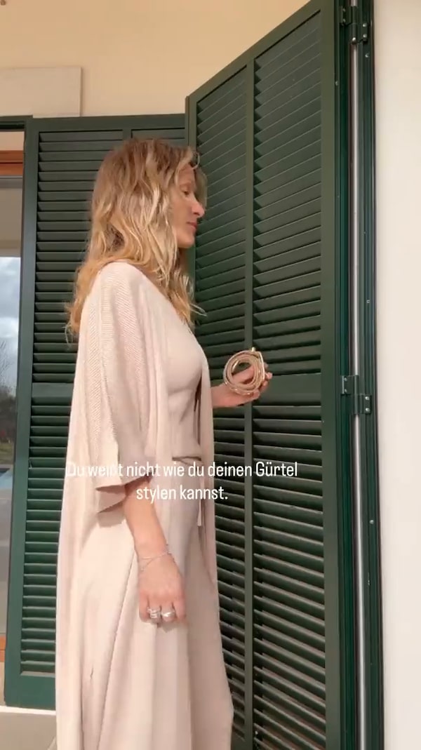 Ein&nbsp;Gürtel&nbsp;ordnet,&nbsp;bringt&nbsp;oft&nbsp;Fokus&nbsp;in&nbsp;den&nbsp;Look,&nbsp;verändert&nbsp;Proportionen&nbsp;und&nbsp;macht&nbsp;aus&nbsp;locker&nbsp;plötzlich&nbsp;klar.<br/>Ohne&nbsp;wirkt&nbsp;es&nbsp;easy&nbsp;-&nbsp;mit&nbsp;wirkt&nbsp;es&nbsp;entschieden.🩷✨🤔<br/><br/>Der&nbsp;Gürtel&nbsp;-&nbsp;ab&nbsp;sofort&nbsp;Teil&nbsp;meiner&nbsp;Pre&nbsp;Spring&nbsp;Kollektion.