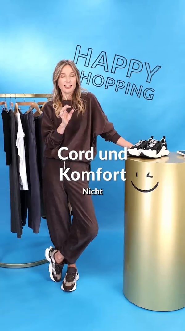 Ein&nbsp;Look,&nbsp;der&nbsp;bequem&nbsp;ist&nbsp;und&nbsp;trotzdem&nbsp;richtig&nbsp;was&nbsp;hermacht.&nbsp;🤎<br/>Das&nbsp;Cordset&nbsp;bringt&nbsp;mit&nbsp;Fledermausärmeln,&nbsp;lässiger&nbsp;Barrel-Leg-Hose&nbsp;und&nbsp;praktischen&nbsp;Taschen&nbsp;entspannten&nbsp;Style&nbsp;in&nbsp;deinen&nbsp;ganzen&nbsp;Tag.&nbsp;✨