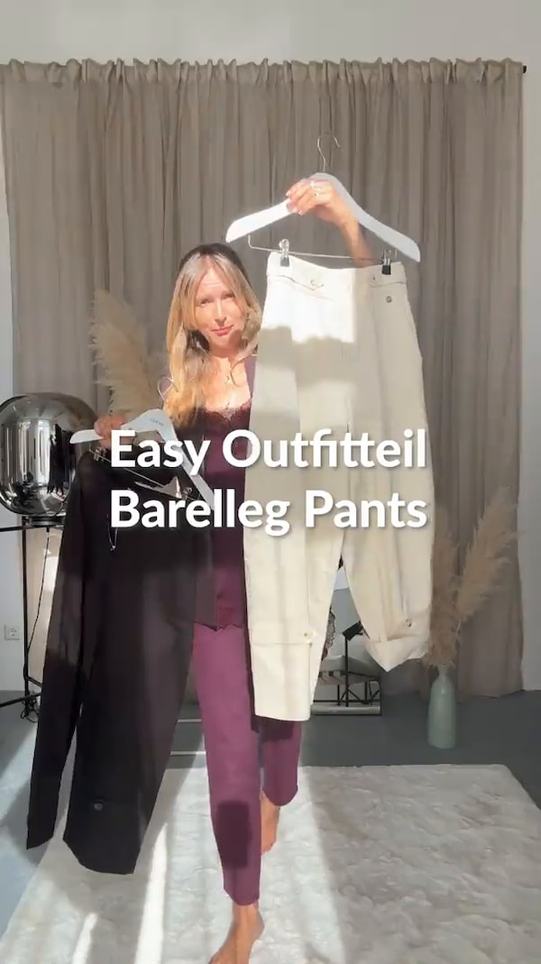Diese&nbsp;Barelleg&nbsp;Hose&nbsp;ist&nbsp;so&nbsp;ein&nbsp;„zieht&nbsp;euch&nbsp;einfach&nbsp;schön&nbsp;an“-Teil.&nbsp;Hoher&nbsp;Bund&nbsp;mit&nbsp;Knopf-&nbsp;und&nbsp;Zierriegel-Detail,&nbsp;bequem&nbsp;geschnitten&nbsp;und&nbsp;dazu&nbsp;Eingriff-&nbsp;+&nbsp;Gesäßtaschen.&nbsp;<br/>Damit&nbsp;fühlt&nbsp;sich&nbsp;jeder&nbsp;Tag&nbsp;entspannt&nbsp;an!&nbsp;🤍✨