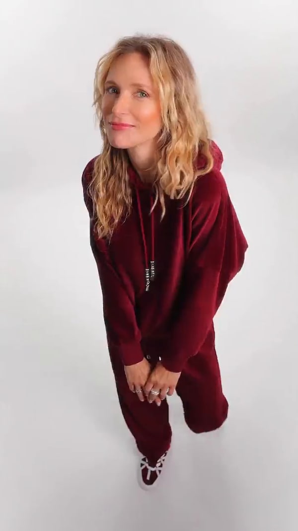 Von&nbsp;Couch&nbsp;bis&nbsp;Café&nbsp;🛋️☕:Ich&nbsp;zeig&nbsp;dir&nbsp;meine&nbsp;gemütlichen&nbsp;Herbst-Looks.&nbsp;🍂🧣&nbsp;Lass&nbsp;dich&nbsp;von&nbsp;C’est&nbsp;Paris&nbsp;by&nbsp;C’est&nbsp;Tout&nbsp;durch&nbsp;die&nbsp;kalte&nbsp;Jahreszeit&nbsp;begleiten&nbsp;❄️🧥.