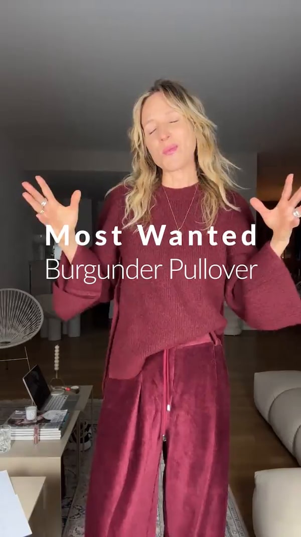 ✨&nbsp;Stylischer&nbsp;Pullover&nbsp;für&nbsp;kühle&nbsp;Tage!&nbsp;✨&nbsp;Mit&nbsp;weiten&nbsp;Ärmeln&nbsp;und&nbsp;dezenten&nbsp;Knopfdetails&nbsp;verspricht&nbsp;er&nbsp;Komfort&nbsp;und&nbsp;eine&nbsp;feminine&nbsp;Note.&nbsp;🌟&nbsp;Seitliche&nbsp;Schlitze&nbsp;sorgen&nbsp;für&nbsp;Bewegungsfreiheit,&nbsp;während&nbsp;der&nbsp;klassische&nbsp;Rundhalsausschnitt&nbsp;jede&nbsp;Figur&nbsp;schmeichelt.&nbsp;Ideal&nbsp;für&nbsp;Kaffee&nbsp;mit&nbsp;Freunden&nbsp;oder&nbsp;einen&nbsp;Einkaufsbummel&nbsp;–&nbsp;warm&nbsp;und&nbsp;stilvoll!&nbsp;💖<br/><br/>Lass&nbsp;gerne&nbsp;ein&nbsp;Like&nbsp;da&nbsp;💗&nbsp;und&nbsp;klick&nbsp;auf&nbsp;den&nbsp;➕&nbsp;Button&nbsp;neben&nbsp;deinem&nbsp;Profilbild,&nbsp;um&nbsp;nichts&nbsp;zu&nbsp;verpassen!