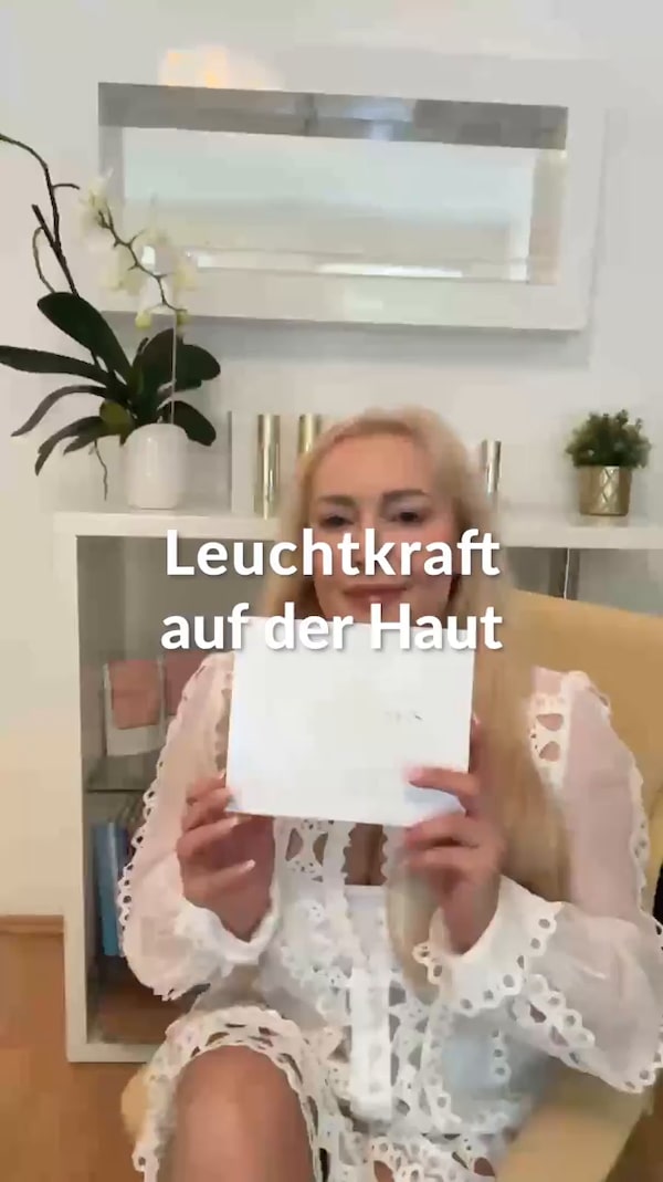 Intensive&nbsp;Ampullenkur&nbsp;für&nbsp;sichtbar&nbsp;straffere&nbsp;Konturen.&nbsp;14&nbsp;Tage&nbsp;Power&nbsp;mit&nbsp;Peptiden,&nbsp;NAD+&nbsp;und&nbsp;bio-optimierten&nbsp;Kollagenpeptiden,&nbsp;plus&nbsp;Mikroalge&nbsp;Chlorella&nbsp;Vulgaris&nbsp;für&nbsp;ein&nbsp;geglättetes&nbsp;Hautbild,&nbsp;mehr&nbsp;Spannkraft&nbsp;und&nbsp;ein&nbsp;jugendlich-glowy&nbsp;Finish.&nbsp;✨🌿<br/><br/>✨&nbsp;Folgen&nbsp;&&nbsp;immer&nbsp;live&nbsp;dabei&nbsp;sein!<br/>(einfach&nbsp;auf&nbsp;das&nbsp;✚&nbsp;neben&nbsp;meinem&nbsp;Profilbild&nbsp;klicken)&nbsp;🎉