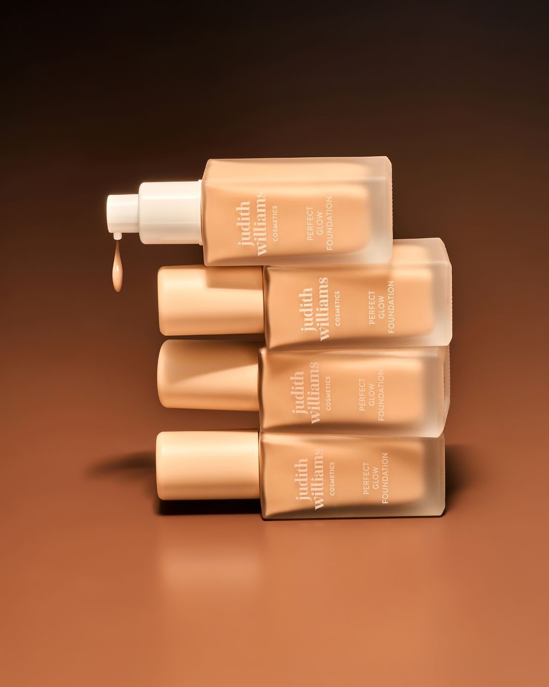 Background for ✨&nbsp;Dein&nbsp;Glow-Moment&nbsp;in&nbsp;Sekunden&nbsp;✨<br/>Meine&nbsp;Perfect&nbsp;Glow&nbsp;Foundation&nbsp;verschmilzt&nbsp;sanft&nbsp;mit&nbsp;deiner&nbsp;Haut&nbsp;und&nbsp;schenkt&nbsp;dir&nbsp;ein&nbsp;frisches,&nbsp;strahlendes&nbsp;Finish&nbsp;💫