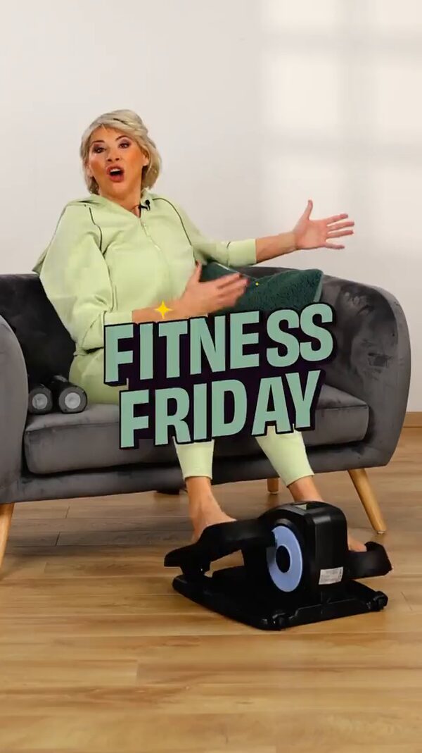Full&nbsp;Body&nbsp;Workout&nbsp;zum&nbsp;Fitness&nbsp;Friday!&nbsp;💪🏻🏋&nbsp;Mein&nbsp;Vorschlag:&nbsp;Die&nbsp;Beine&nbsp;mit&nbsp;dem&nbsp;handlichen&nbsp;Mini-Crosstrainer&nbsp;trainieren&nbsp;und&nbsp;gleichzeitig&nbsp;den&nbsp;Oberkörper&nbsp;mit&nbsp;Hantelübungen&nbsp;stärken.&nbsp;Viel&nbsp;Spaß&nbsp;beim&nbsp;Nachmachen.&nbsp;💕