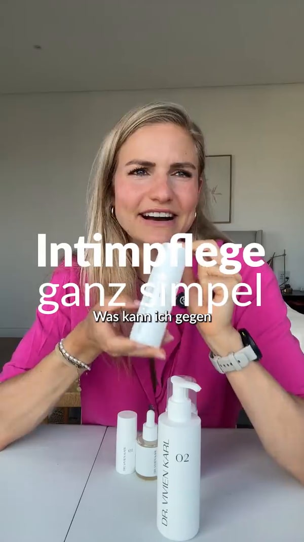 Gönn&nbsp;dir&nbsp;tägliche&nbsp;Intimpflege,&nbsp;die&nbsp;sich&nbsp;einfach&nbsp;gut&nbsp;anfühlt&nbsp;✨<br/>Das&nbsp;Intimpflege-Set&nbsp;von&nbsp;Dr.&nbsp;Vivien&nbsp;Karl&nbsp;reinigt&nbsp;sanft,&nbsp;spendet&nbsp;intensiv&nbsp;Feuchtigkeit&nbsp;und&nbsp;unterstützt&nbsp;das&nbsp;natürliche&nbsp;Gleichgewicht&nbsp;deiner&nbsp;Haut.<br/><br/>💧&nbsp;Intimcreme&nbsp;01&nbsp;mit&nbsp;Mandelöl&nbsp;&&nbsp;Hyaluron&nbsp;beugt&nbsp;Trockenheit&nbsp;vor<br/>🌿&nbsp;Waschlotion&nbsp;02&nbsp;mit&nbsp;Sheabutter&nbsp;pflegt&nbsp;schon&nbsp;beim&nbsp;Duschen<br/>⚖️&nbsp;pH-wertgerecht,&nbsp;sanft&nbsp;&&nbsp;für&nbsp;die&nbsp;tägliche&nbsp;Anwendung<br/><br/>Für&nbsp;Frauen,&nbsp;die&nbsp;ihr&nbsp;Wohlbefinden&nbsp;natürlich&nbsp;pflegen&nbsp;möchten.<br/>👉&nbsp;Jetzt&nbsp;bestellen&nbsp;und&nbsp;deiner&nbsp;Intimhaut&nbsp;die&nbsp;Pflege&nbsp;geben,&nbsp;die&nbsp;sie&nbsp;verdient.