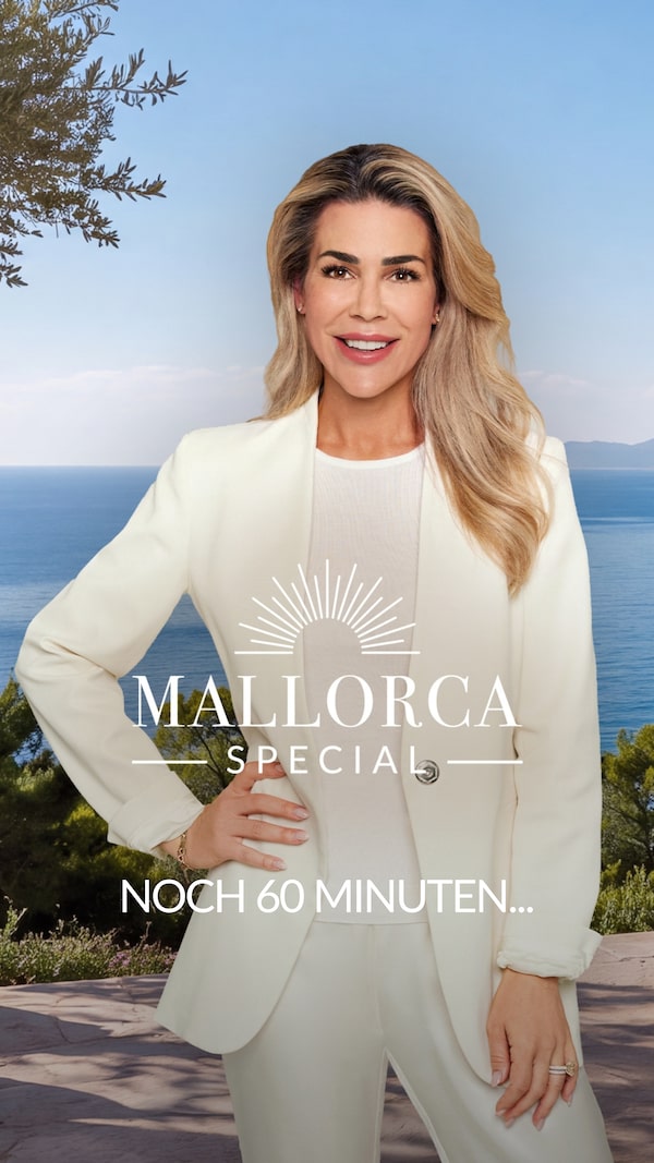 ➕ Schnell noch folgen & dabei sein! 💙 Ich nehme euch mit in mein Zuhause auf Mallorca. Was euch erwartet? Ganz private Einblicke hinter die Kulissen UND ihr dürft ganz neue Produkte als Erstes shoppen ✨ Wer ist dabei?