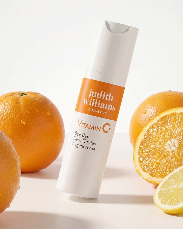 Background for Verabschiede&nbsp;dich&nbsp;von&nbsp;Augenschatten,&nbsp;Hyperpigmentierung&nbsp;und&nbsp;Trockenheitsfältchen.&nbsp;<br/>Die&nbsp;Bye&nbsp;Bye&nbsp;Dark&nbsp;Circles&nbsp;Augencreme&nbsp;mit&nbsp;Vitamin&nbsp;C&nbsp;von&nbsp;Judith&nbsp;Williams&nbsp;ist&nbsp;dein&nbsp;Everyday-Essential&nbsp;für&nbsp;einen&nbsp;strahlenden&nbsp;und&nbsp;wachen&nbsp;Blick.&nbsp;👀🍊🧡
