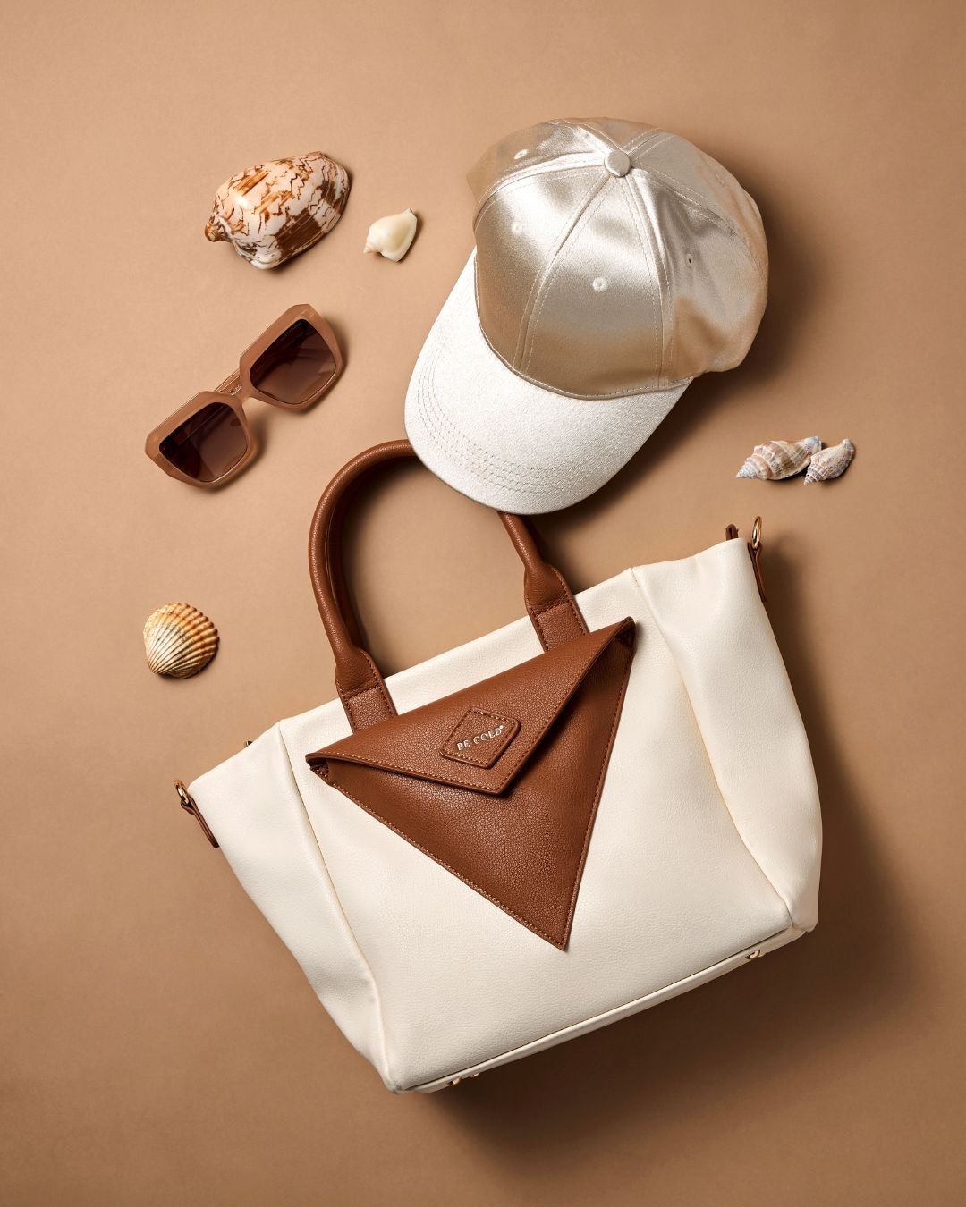 Background for Das&nbsp;🐚🥥🌴&nbsp;Summer&nbsp;Best-off🌴🥥🐚&nbsp;von&nbsp;unserem&nbsp;Glam-Duo&nbsp;Belinda&nbsp;Gold&nbsp;und&nbsp;Judith&nbsp;Williams:&nbsp;Entdecke&nbsp;tolle&nbsp;Accessoires,&nbsp;die&nbsp;jeden&nbsp;Look&nbsp;perfekt&nbsp;machen&nbsp;-&nbsp;und&nbsp;spare&nbsp;im&nbsp;SALE&nbsp;on&nbsp;top&nbsp;-20%!&nbsp;✈️🌴🐚