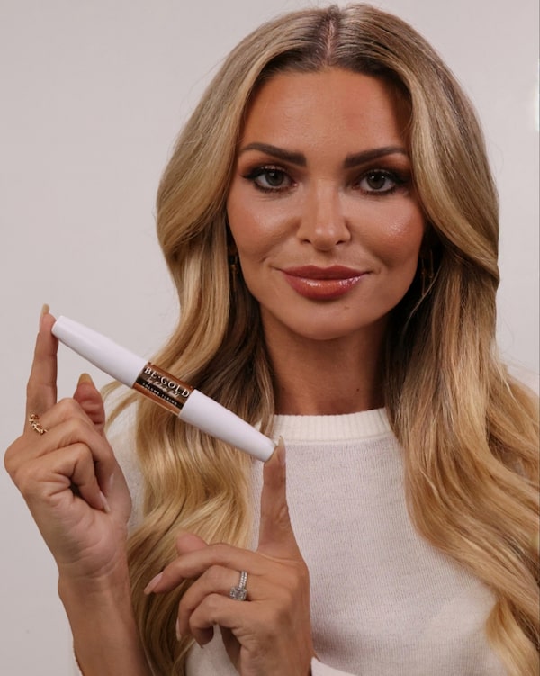 Background for Style&nbsp;den&nbsp;ultimativen&nbsp;Cat-Eye-Look&nbsp;mit&nbsp;den&nbsp;Volume&nbsp;Tubing&nbsp;Mascara&nbsp;Twins!&nbsp;Zwei&nbsp;innovative&nbsp;Bürsten&nbsp;bringen&nbsp;Volumen&nbsp;und&nbsp;langanhaltenden&nbsp;Schwung&nbsp;in&nbsp;deine&nbsp;Wimpern.&nbsp;😻💫