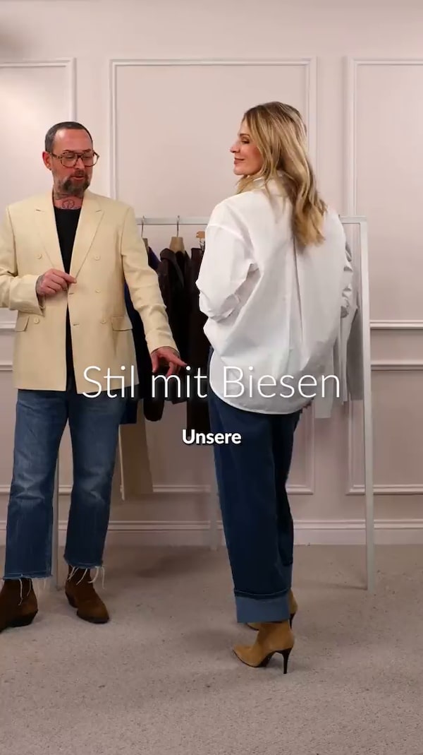 ✨&nbsp;Folgen&nbsp;&&nbsp;immer&nbsp;live&nbsp;dabei&nbsp;sein!<br/>(einfach&nbsp;auf&nbsp;den&nbsp;Button&nbsp;➕&nbsp;neben&nbsp;meinem&nbsp;Profilbild&nbsp;klicken)&nbsp;🎉<br/><br/>Stylisch&nbsp;kombiniert:&nbsp;die&nbsp;Cropped&nbsp;Wide&nbsp;Leg&nbsp;Jeans&nbsp;und&nbsp;das&nbsp;raffinierte&nbsp;Shirt!&nbsp;👖✨<br/>Die&nbsp;weiten&nbsp;Jeans&nbsp;mit&nbsp;markantem&nbsp;Umschlag&nbsp;bieten&nbsp;nicht&nbsp;nur&nbsp;Komfort,&nbsp;sondern&nbsp;auch&nbsp;unzählige&nbsp;Styling-Möglichkeiten.&nbsp;🌼&nbsp;Das&nbsp;kunstvoll&nbsp;gestaltete&nbsp;Shirt&nbsp;mit&nbsp;Biesen&nbsp;und&nbsp;abgerundetem&nbsp;Saum&nbsp;schmeichelt&nbsp;deiner&nbsp;Figur&nbsp;perfekt.&nbsp;💖<br/><br/>Ideal&nbsp;für&nbsp;den&nbsp;Alltag&nbsp;oder&nbsp;besondere&nbsp;Anlässe&nbsp;–&nbsp;dieser&nbsp;Look&nbsp;wird&nbsp;dein&nbsp;neuer&nbsp;Favorit!&nbsp;🌟