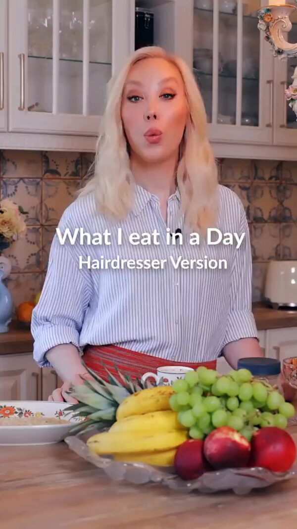 What&nbsp;I&nbsp;eat&nbsp;in&nbsp;a&nbsp;day🍌🍇🍍💚&nbsp;Für&nbsp;eine&nbsp;starke&nbsp;Haarwurzel&nbsp;von&nbsp;innen&nbsp;heraus.&nbsp;✨<br/>Das&nbsp;ganze&nbsp;Video&nbsp;findest&nbsp;du&nbsp;auf&nbsp;dem&nbsp;YouTube-Kanal&nbsp;‚HSE&nbsp;feelgood‘.