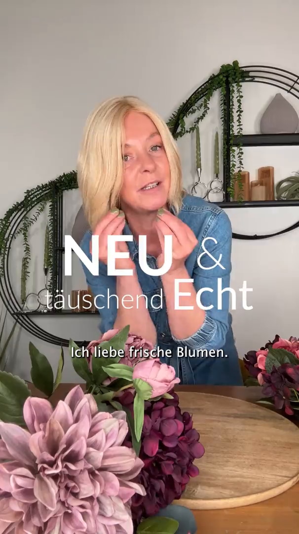 NEU&nbsp;&&nbsp;täuschend&nbsp;Echt&nbsp;💐😍<br/><br/>Hi,&nbsp;ich&nbsp;bin&nbsp;Beate&nbsp;und&nbsp;deine&nbsp;Expertin&nbsp;für&nbsp;Kreativität&nbsp;rund&nbsp;um&nbsp;Deko,&nbsp;Blumen&nbsp;und&nbsp;CO.&nbsp;&nbsp;Ich&nbsp;probiere&nbsp;ständig&nbsp;Neues&nbsp;aus&nbsp;und&nbsp;gebe&nbsp;dir&nbsp;sehr&nbsp;gerne&nbsp;Tipps&nbsp;💐🎨💗<br/><br/>Ich&nbsp;gehe&nbsp;regelmäßig&nbsp;live&nbsp;–&nbsp;dort&nbsp;kannst&nbsp;du&nbsp;mir&nbsp;alle&nbsp;deine&nbsp;Fragen&nbsp;stellen!<br/>Klick&nbsp;auf&nbsp;den&nbsp;➕&nbsp;Button&nbsp;neben&nbsp;meinem&nbsp;Profilbild,&nbsp;um&nbsp;nichts&nbsp;zu&nbsp;verpassen!<br/>&nbsp;🤳&nbsp;Und&nbsp;falls&nbsp;du&nbsp;sie&nbsp;noch&nbsp;nicht&nbsp;hast:&nbsp;In&nbsp;der&nbsp;HSE&nbsp;App&nbsp;erlebst&nbsp;du&nbsp;die&nbsp;Live-Experience&nbsp;am&nbsp;besten&nbsp;–&nbsp;einfach&nbsp;downloaden&nbsp;&&nbsp;reinschauen!