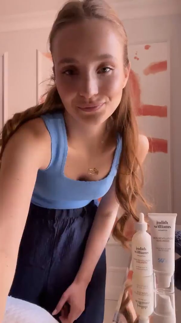 Early&nbsp;Access&nbsp;Alert&nbsp;🚨<br/>Folge&nbsp;Medicube&nbsp;und&nbsp;sichere&nbsp;dir&nbsp;10&nbsp;Minuten&nbsp;früher&nbsp;Zugang&nbsp;zum&nbsp;Livestream&nbsp;als&nbsp;alle&nbsp;anderen!<br/>Perfekt,&nbsp;um&nbsp;dir&nbsp;deine&nbsp;Favorites&nbsp;zu&nbsp;sichern,&nbsp;denn&nbsp;die&nbsp;Stückzahl&nbsp;ist&nbsp;extrem&nbsp;limitiert&nbsp;👀<br/><br/>Folg&nbsp;uns&nbsp;jetzt&nbsp;für&nbsp;deinen&nbsp;Early&nbsp;Access!<br/>(Einfach&nbsp;auf&nbsp;das&nbsp;Plus&nbsp;neben&nbsp;dem&nbsp;Profil&nbsp;klicken)&nbsp;💖