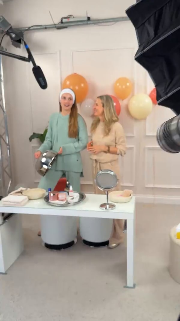 Es&nbsp;ist&nbsp;fast&nbsp;alles&nbsp;ausverkauft!&nbsp;Damit&nbsp;haben&nbsp;wir&nbsp;wirklich&nbsp;nicht&nbsp;gerechnet.&nbsp;🫧🌸🥰<br/><br/>Wir&nbsp;arbeiten&nbsp;stark&nbsp;daran&nbsp;die&nbsp;Produkte&nbsp;nachzuliefern,&nbsp;und&nbsp;vielleicht&nbsp;das&nbsp;ein,&nbsp;oder&nbsp;andere&nbsp;neue&nbsp;Produkt&nbsp;hinzuzufügen.&nbsp;Bleibt&nbsp;gespannt,&nbsp;und&nbsp;vergisst&nbsp;nicht&nbsp;zu&nbsp;folgen,&nbsp;damit&nbsp;ihr&nbsp;nichts&nbsp;verpasst!