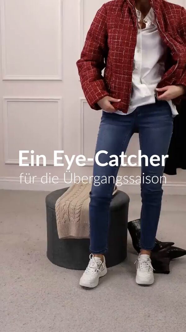 Cozy&nbsp;trifft&nbsp;Chic&nbsp;✨<br/>Die&nbsp;Bouclé-Steppjacke&nbsp;von&nbsp;Jana&nbsp;Ina&nbsp;Fashion&nbsp;ist&nbsp;der&nbsp;perfekte&nbsp;Mix&nbsp;aus&nbsp;Eleganz&nbsp;&&nbsp;Wohlfühl-Vibes&nbsp;🤍<br/>Stylisch,&nbsp;modern&nbsp;und&nbsp;ein&nbsp;echtes&nbsp;Must-Have&nbsp;für&nbsp;deine&nbsp;Everyday-Looks&nbsp;❄️<br/>Ein&nbsp;Teil,&nbsp;das&nbsp;jedes&nbsp;Outfit&nbsp;sofort&nbsp;aufwertet<br/>Unbedingt&nbsp;folgen,&nbsp;um&nbsp;nichts&nbsp;zu&nbsp;verpassen&nbsp;✨