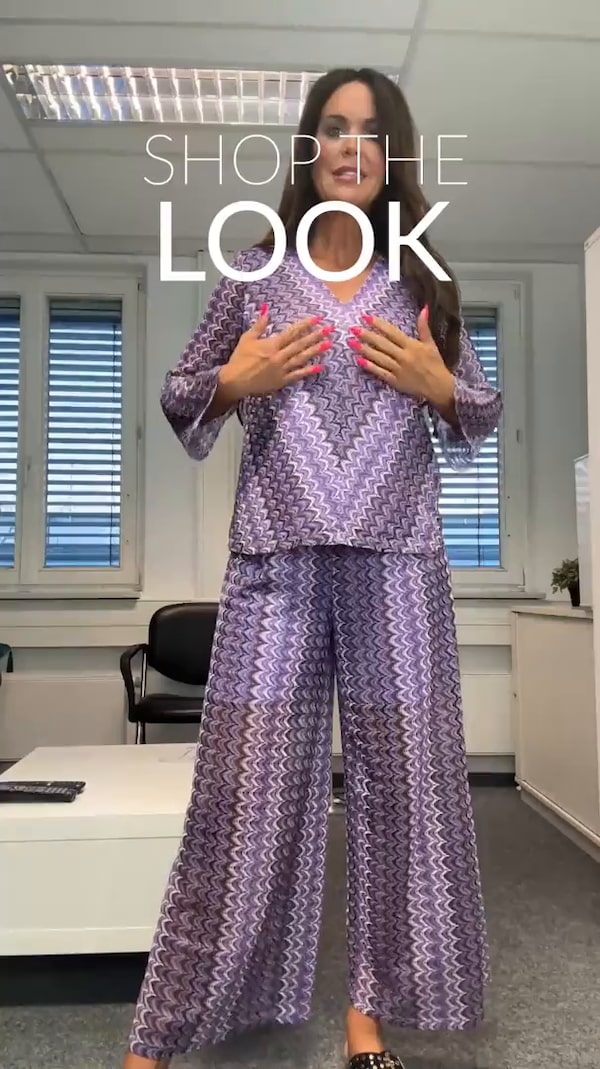 🛍️&nbsp;SHOP&nbsp;THE&nbsp;LOOK&nbsp;🛍️<br/><br/>Das&nbsp;ist&nbsp;für&nbsp;mich&nbsp;Sommerstyle☀️⛱️<br/><br/>Hier:&nbsp;Mein&nbsp;ZickZack-Muster&nbsp;Shirt&nbsp;mit&nbsp;Hose.&nbsp;Ich&nbsp;liebe&nbsp;diesen&nbsp;Style!&nbsp;<br/>Chillig,&nbsp;oversize&nbsp;aber&nbsp;trotzdem&nbsp;schick&nbsp;und&nbsp;super&nbsp;bequem!&nbsp;💗<br/><br/>Alle&nbsp;Pieces&nbsp;kannst&nbsp;du&nbsp;direkt&nbsp;hier&nbsp;shoppen!🛒