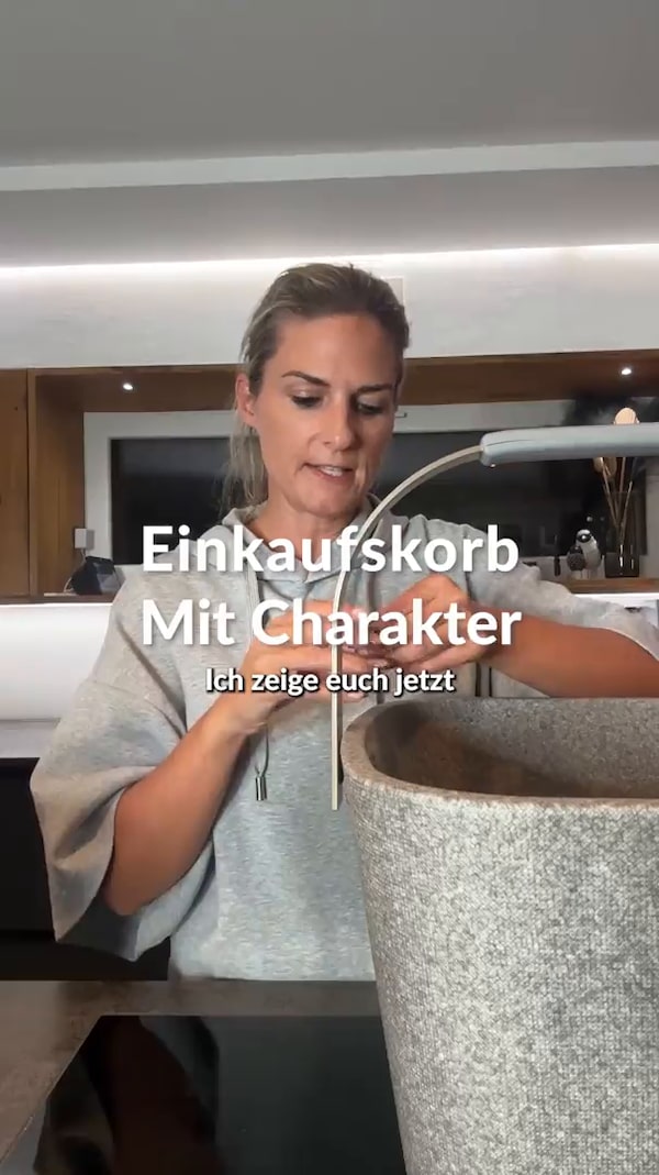 Der&nbsp;Thermo-Einkaufskorb&nbsp;bringt&nbsp;Style&nbsp;in&nbsp;deinen&nbsp;Einkauf&nbsp;und&nbsp;hält&nbsp;frische&nbsp;Lebensmittel&nbsp;länger&nbsp;kühl.&nbsp;✨<br/>Ultraleicht,&nbsp;formstabil&nbsp;und&nbsp;abwaschbar&nbsp;–&nbsp;perfekt&nbsp;für&nbsp;den&nbsp;Wocheneinkauf,&nbsp;Getränke&nbsp;oder&nbsp;ein&nbsp;Picknick.&nbsp;🧺