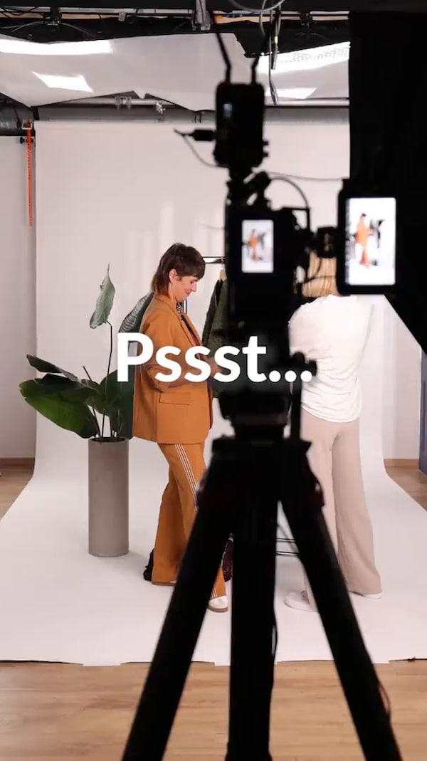 Chere&nbsp;hat&nbsp;mich&nbsp;bei&nbsp;den&nbsp;Vorbereitungen&nbsp;besucht&nbsp;und&nbsp;durfte&nbsp;auch&nbsp;schon&nbsp;einen&nbsp;Blick&nbsp;auf&nbsp;die&nbsp;neue&nbsp;Marke&nbsp;Savage&nbsp;Rose&nbsp;werfen&nbsp;👀<br/>Ihr&nbsp;Fazit?&nbsp;Begeisterung&nbsp;pur!&nbsp;❤️<br/>Jetzt&nbsp;zählen&nbsp;wir&nbsp;die&nbsp;Tage&nbsp;bis&nbsp;zur&nbsp;Premiere...