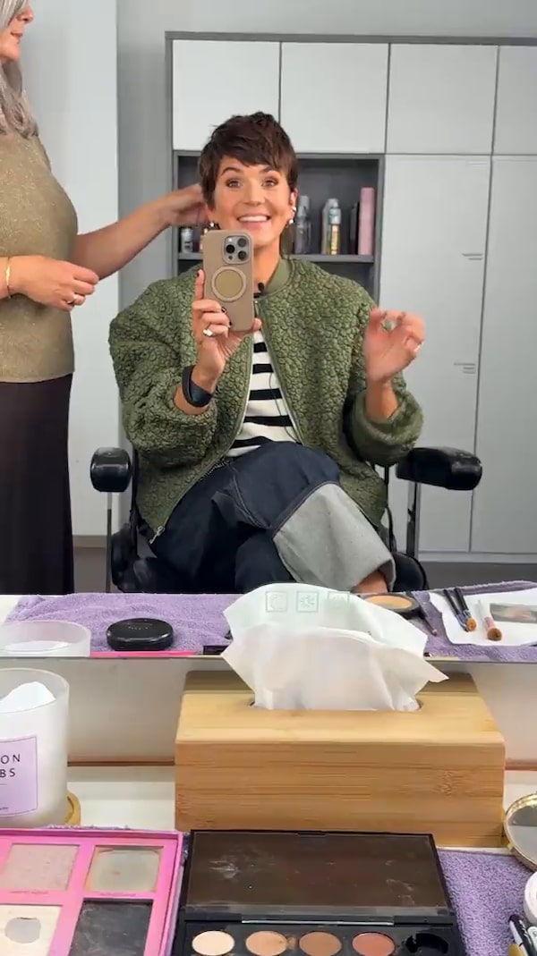 Mein&nbsp;allererstes&nbsp;Mal&nbsp;in&nbsp;der&nbsp;HSE&nbsp;Maske!&nbsp;🤭&nbsp;Der&nbsp;Launch&nbsp;von&nbsp;Savage&nbsp;Rose&nbsp;rückt&nbsp;immer&nbsp;näher&nbsp;und&nbsp;ich&nbsp;kann&nbsp;es&nbsp;kaum&nbsp;erwarten,&nbsp;sie&nbsp;dir&nbsp;endlich&nbsp;zu&nbsp;zeigen&nbsp;💖<br/><br/>Jetzt&nbsp;folgen&nbsp;&&nbsp;den&nbsp;Launch&nbsp;nicht&nbsp;verpassen!&nbsp;(Einfach&nbsp;auf&nbsp;den&nbsp;Button&nbsp;✚&nbsp;neben&nbsp;dem&nbsp;Profilbild&nbsp;klicken.)