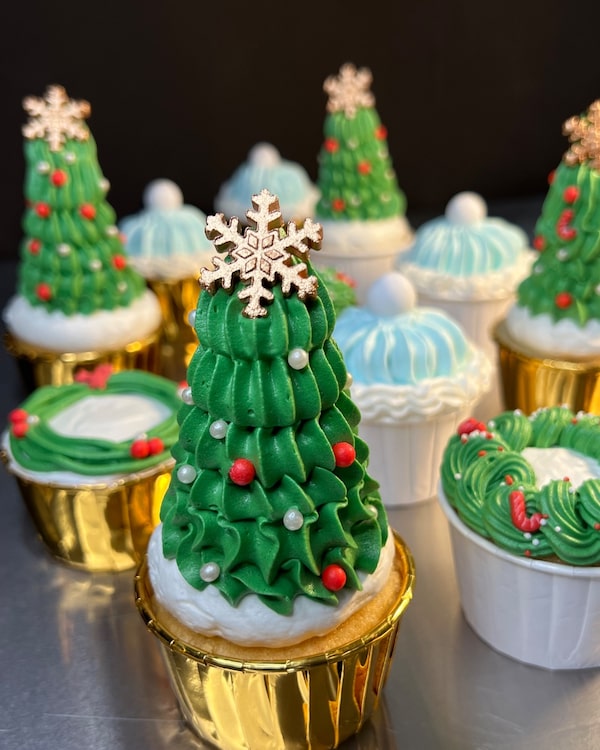 Weihnachtsbäckerei LIVE: festliche Cupcakes🎄
