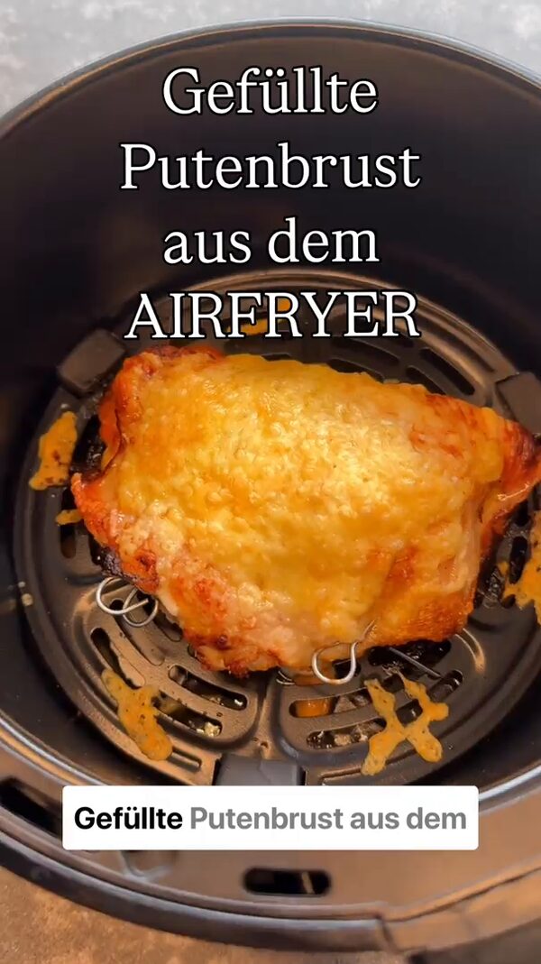 GEFÜLLTE&nbsp;PUTENBRUST&nbsp;aus&nbsp;der&nbsp;Heißluftfritteuse<br/>Super&nbsp;schnell&nbsp;&&nbsp;super&nbsp;saftig🤤<br/><br/>Schaut&nbsp;unbedingt&nbsp;gleich&nbsp;um&nbsp;18&nbsp;Uhr&nbsp;in&nbsp;meinen&nbsp;LIVESTREAM&nbsp;in&nbsp;der&nbsp;HSE&nbsp;APP&nbsp;vorbei,&nbsp;dort&nbsp;gibt&nbsp;es&nbsp;diese&nbsp;coole&nbsp;Heißluftfritteuse&nbsp;zu&nbsp;einem&nbsp;SONDERPREIS&nbsp;von&nbsp;56€😱<br/><br/>✔️Zutaten✔️<br/>HÄHNCHEN&nbsp;ODER&nbsp;PUTEN&nbsp;FILET<br/>1EL&nbsp;TOMATENMARK<br/>2EL&nbsp;SCHMAND<br/>50g&nbsp;GERIEBENEN&nbsp;KÄSE&nbsp;<br/>🎁Mit&nbsp;dem&nbsp;Code&nbsp;LARA20&nbsp;spart&nbsp;ihr&nbsp;bis&nbsp;zum&nbsp;26.03.2025&nbsp;-&nbsp;20%&nbsp;auf&nbsp;die&nbsp;Heißluftfritteuse&nbsp;bei&nbsp;HSE🎁<br/><br/>Habt&nbsp;ihr&nbsp;Fragen?<br/><br/>Ich&nbsp;freue&nbsp;mich&nbsp;auf&nbsp;euch!<br/><br/>Eure&nbsp;Lara<br/><br/>Anzeige